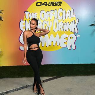Draya Michele feet photo thumbnail