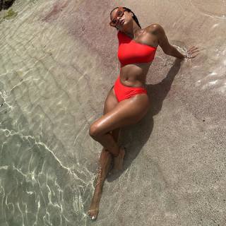 Draya Michele feet photo thumbnail