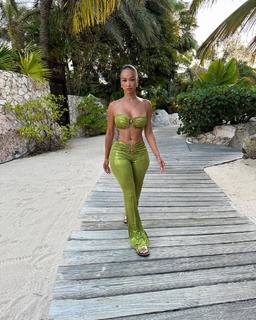 Draya Michele feet photo thumbnail