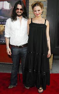 Drea de Matteo feet photo thumbnail
