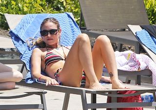 Drea de Matteo feet photo thumbnail