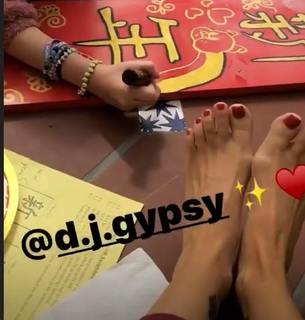 Drea de Matteo feet photo thumbnail