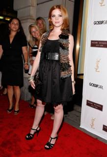 Dreama Walker feet photo 1