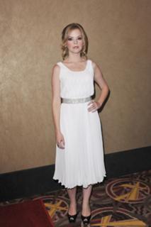 Dreama Walker feet photo 12