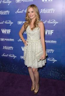 Dreama Walker feet photo 12