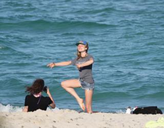 Dree Hemingway feet photo 5