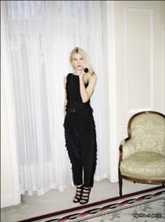 Dree Hemingway feet photo 15