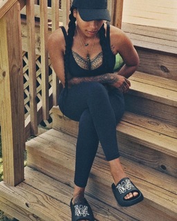 Dreka Gates feet photo 9