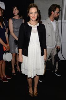 Drew Barrymore feet photo thumbnail