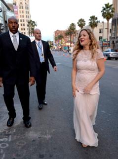 Drew Barrymore feet photo thumbnail