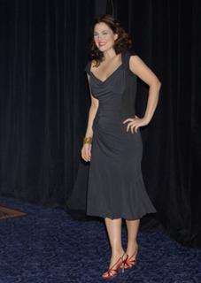 Drew Barrymore feet photo thumbnail