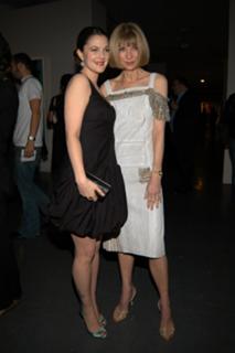 Drew Barrymore feet photo thumbnail