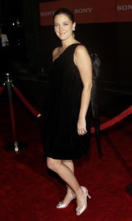 Drew Barrymore feet photo thumbnail