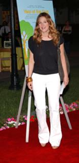 Drew Barrymore feet photo thumbnail