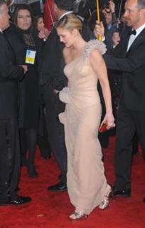 Drew Barrymore feet photo thumbnail