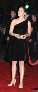 Drew Barrymore feet photo thumbnail