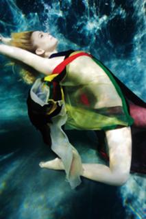 Drew Barrymore feet photo thumbnail