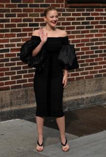 Drew Barrymore feet photo thumbnail