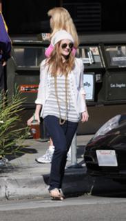 Drew Barrymore feet photo thumbnail