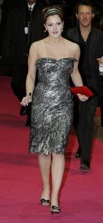 Drew Barrymore feet photo thumbnail