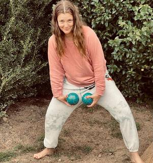 Drew Barrymore feet photo thumbnail