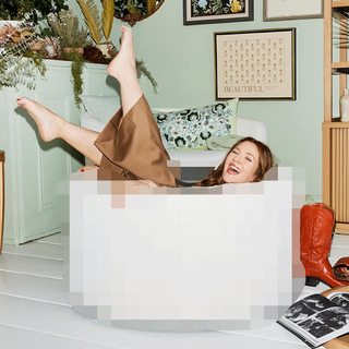 Drew Barrymore feet photo thumbnail