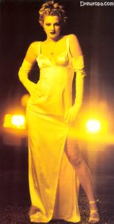 Drew Barrymore feet photo thumbnail