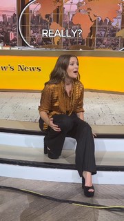 Drew Barrymore feet photo thumbnail