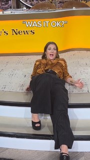 Drew Barrymore feet photo thumbnail