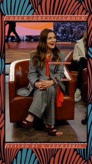 Drew Barrymore feet photo thumbnail