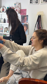 Drew Barrymore feet photo thumbnail