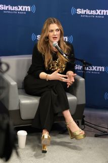 Drew Barrymore feet photo 9