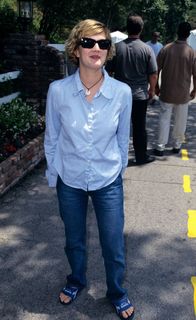Drew Barrymore feet photo 2