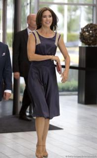Dronning Mary feet photo 12