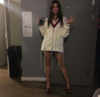Dua Lipa feet photo thumbnail