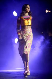 Dua Lipa feet photo thumbnail
