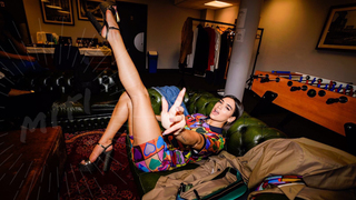 Dua Lipa feet photo thumbnail