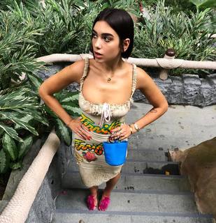 Dua Lipa feet photo thumbnail