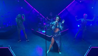 Dua Lipa feet photo thumbnail