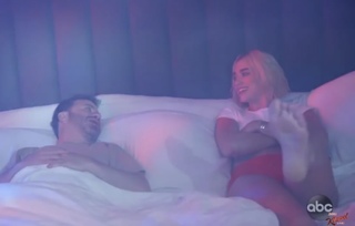 Dua Lipa feet photo thumbnail