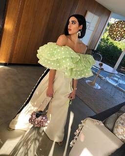 Dua Lipa feet photo thumbnail