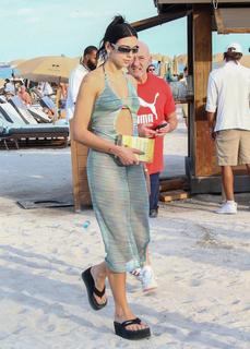 Dua Lipa feet photo thumbnail