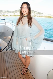 Dua Lipa feet photo thumbnail