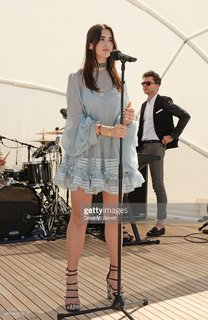 Dua Lipa feet photo thumbnail