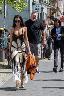 Dua Lipa feet photo thumbnail
