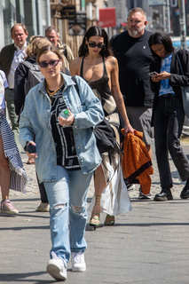 Dua Lipa feet photo thumbnail