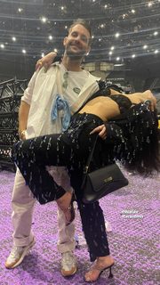 Dua Lipa feet photo thumbnail