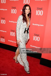 Dua Lipa feet photo thumbnail