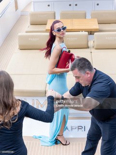 Dua Lipa feet photo thumbnail