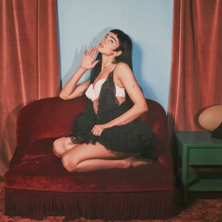Dua Lipa feet photo thumbnail